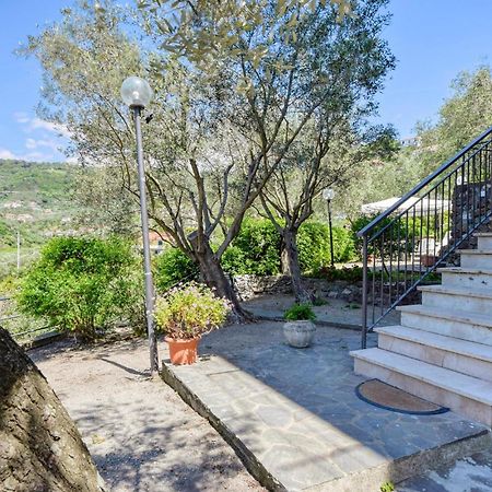 2 Bedroom Stunning Apartment In Moneglia Exterior foto