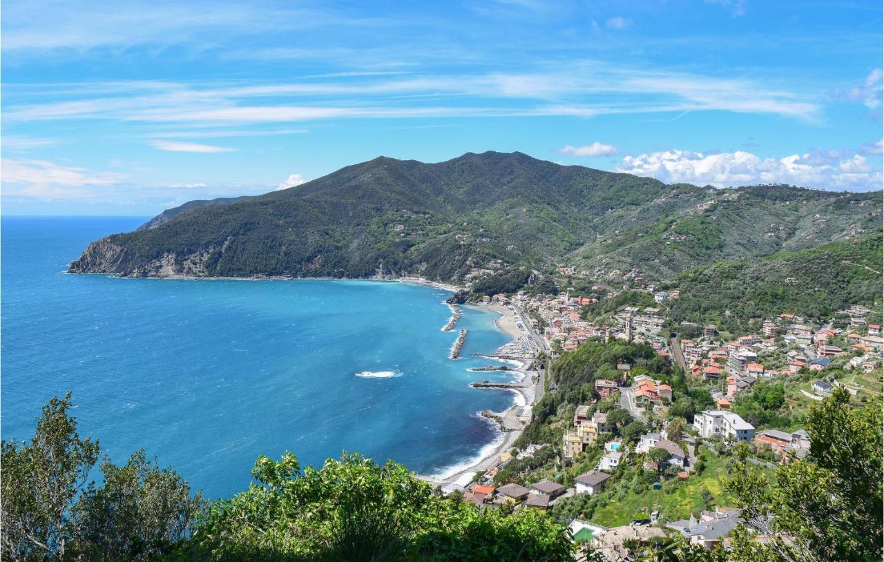 2 Bedroom Stunning Apartment In Moneglia Exterior foto