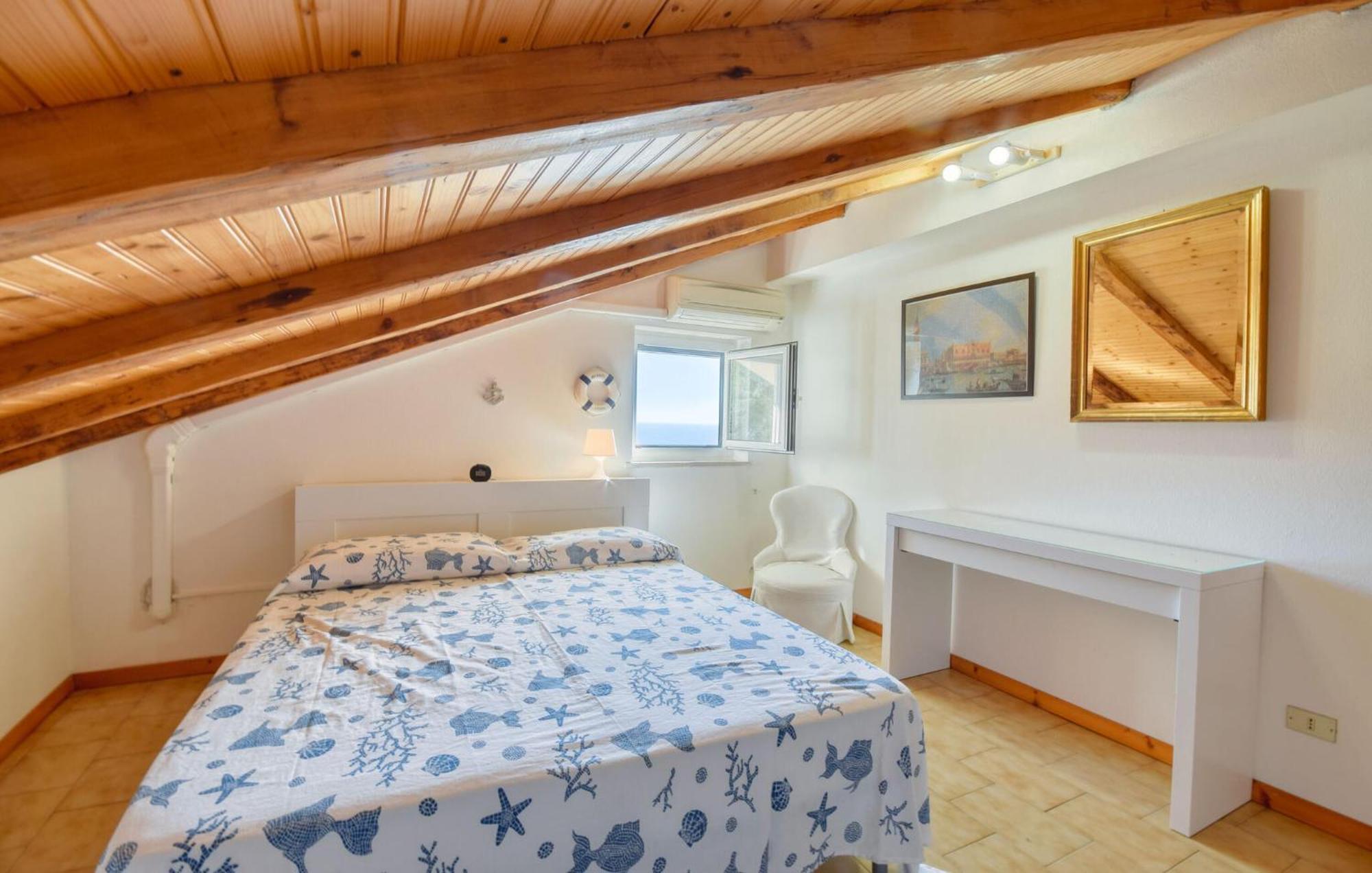 2 Bedroom Stunning Apartment In Moneglia Exterior foto