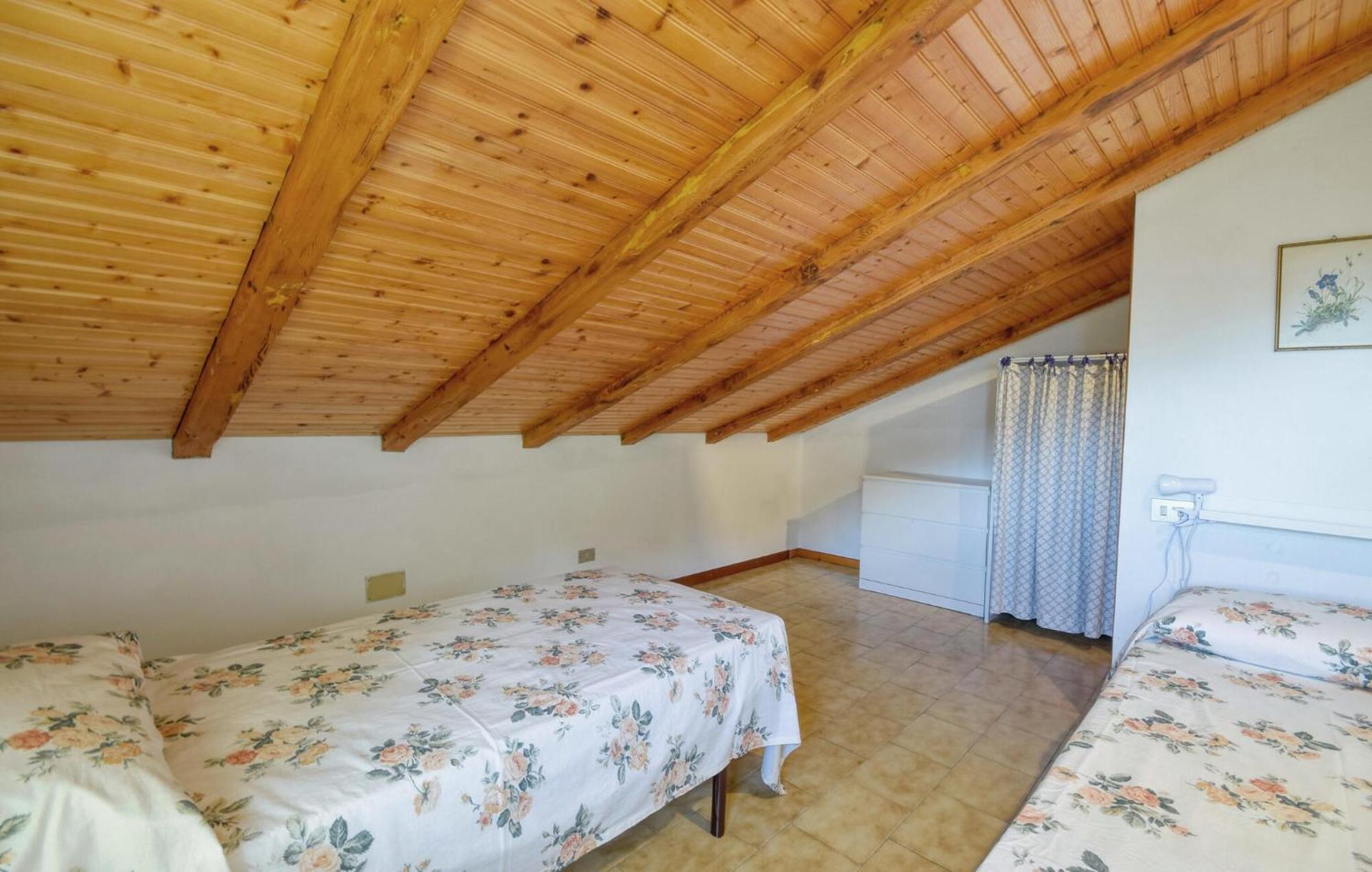 2 Bedroom Stunning Apartment In Moneglia Exterior foto
