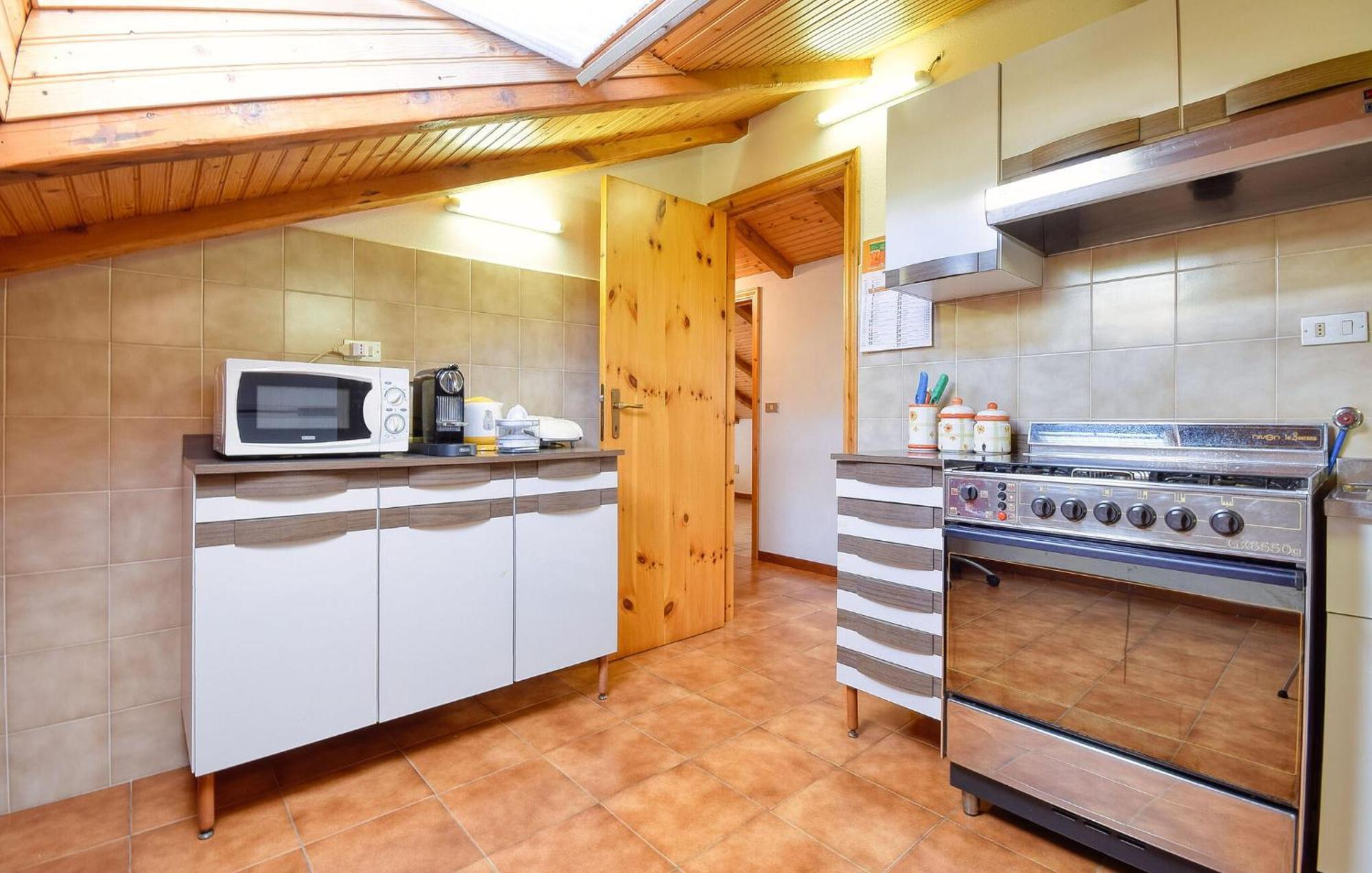2 Bedroom Stunning Apartment In Moneglia Exterior foto