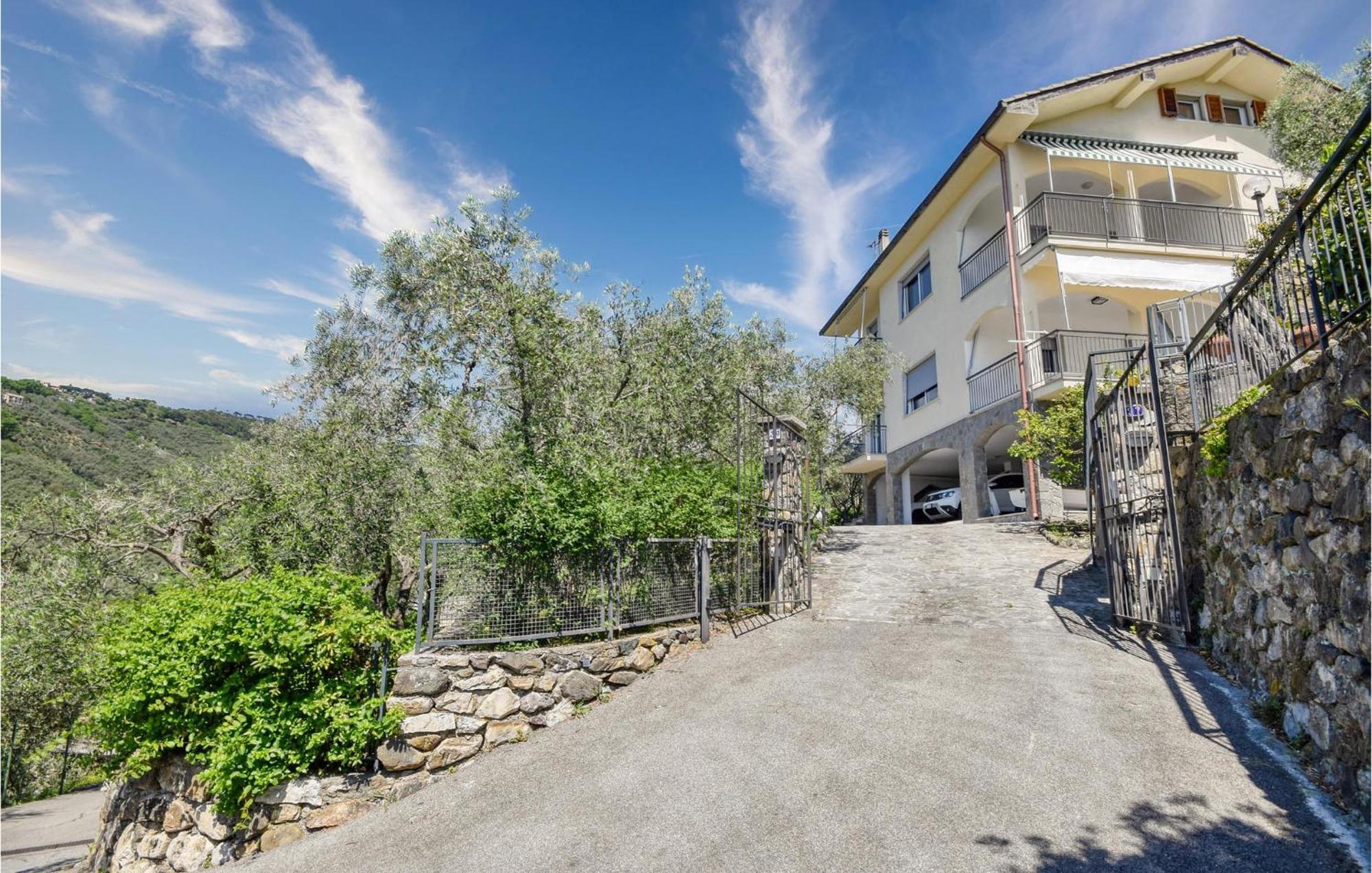 2 Bedroom Stunning Apartment In Moneglia Exterior foto